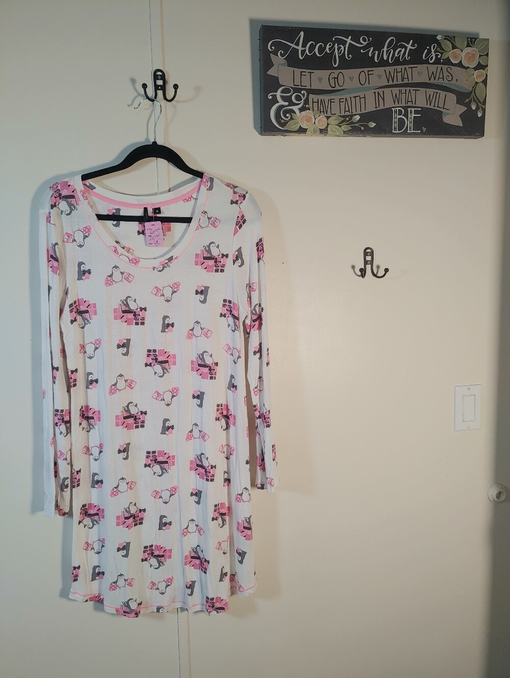 Kensie Large Super Cute Penguin Long Sleeve Night Shirt